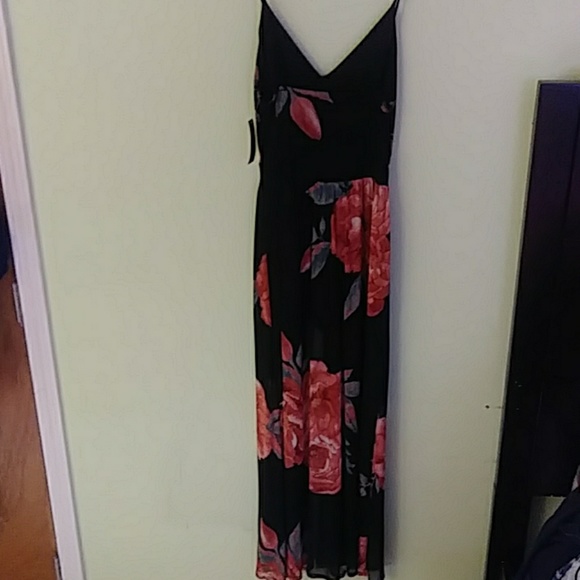 ❤Walk thru dress❤ - Picture 2 of 3